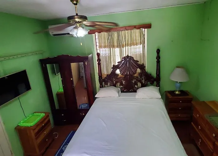 Little Shaw Park Apartamento *