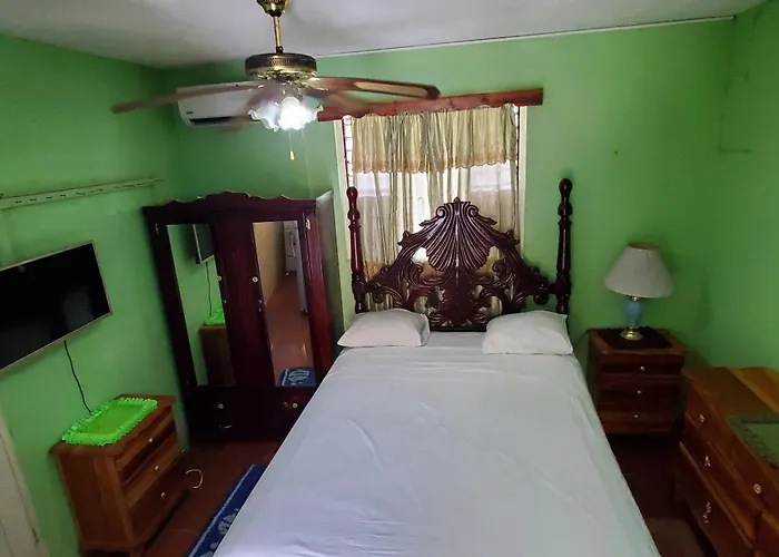 Little Shaw Park Apartamento *